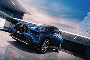 Шины Yokohama BluEarth-XT AE61 стали комплектовать новый Toyota