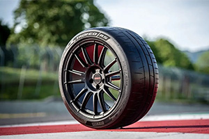 Линейка летних шин Pirelli PZero отметила свое сороколетие